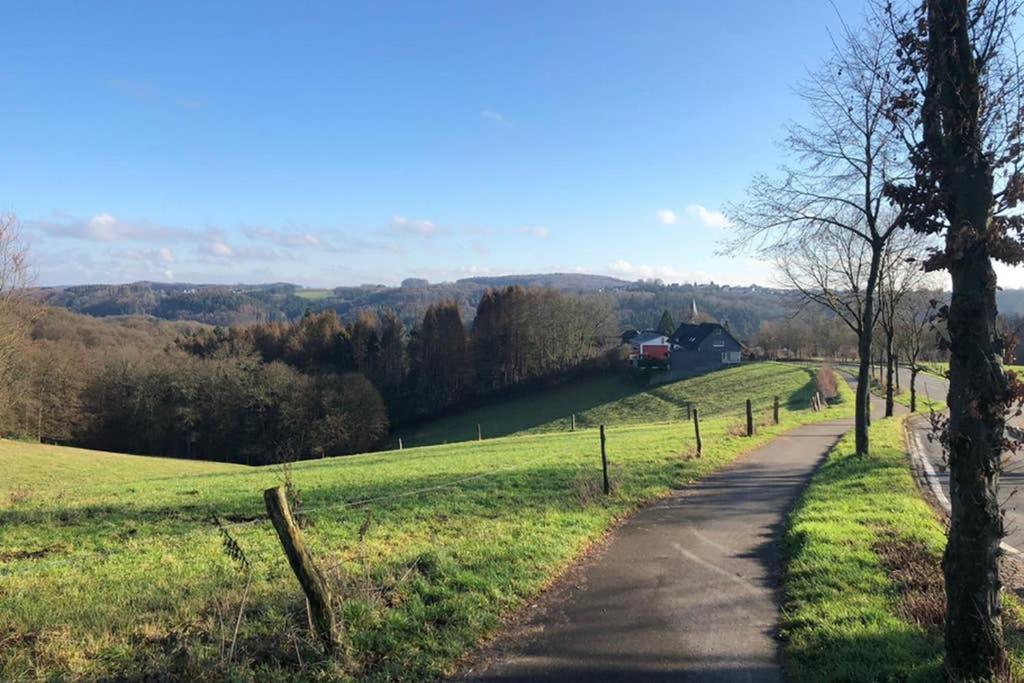 Ferienwohnung Und Monteurwohnung Matthies Naehe Koeln 30Km Kürten Buitenkant foto